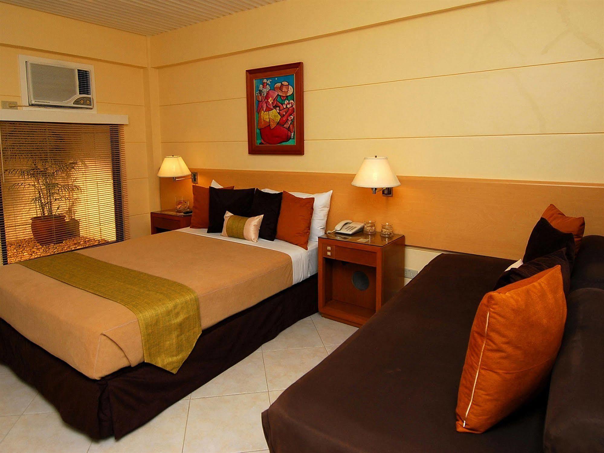 Patio Pacific Resort Balabag  Екстер'єр фото